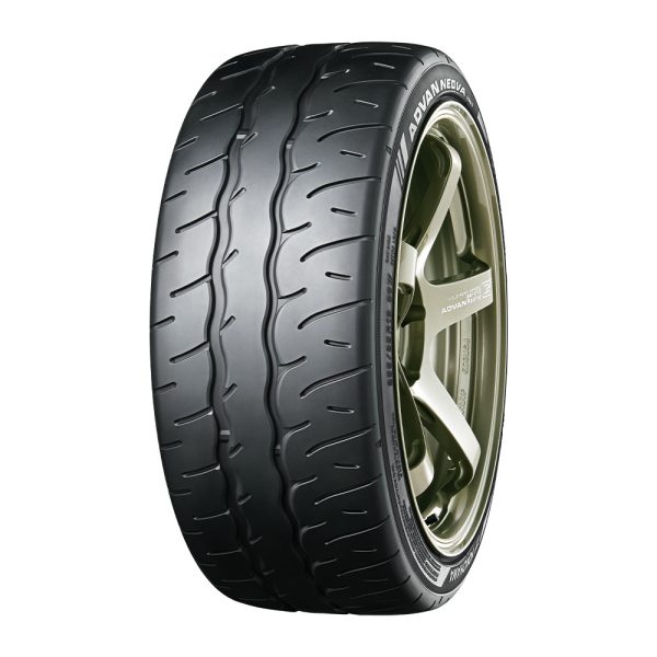 AD09 - 245/40 R 18